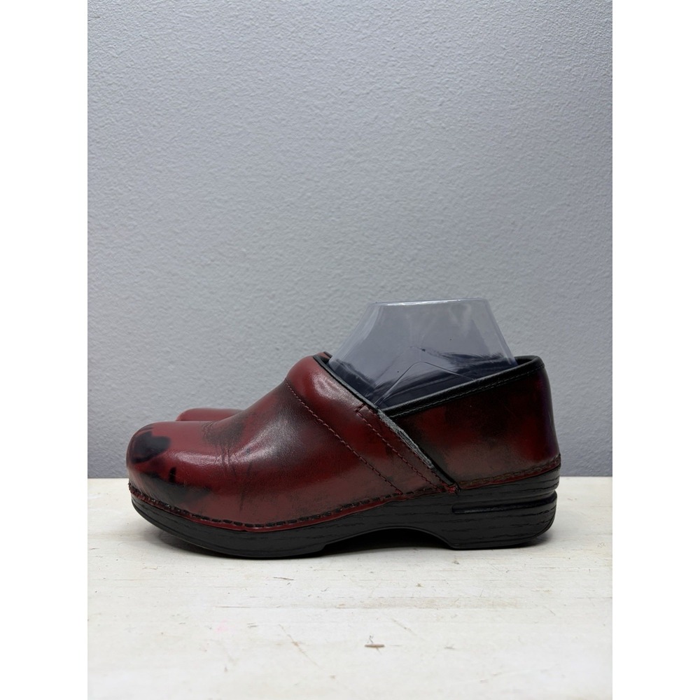 Dansko Red/Black Leather Nursing Clogs Size 39